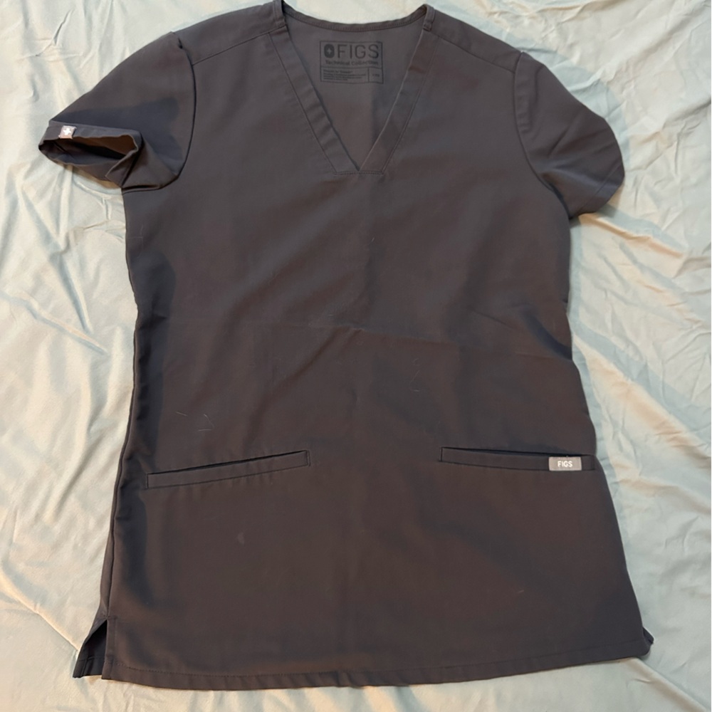 Figs Casma scrub top in charcoal, size XXS